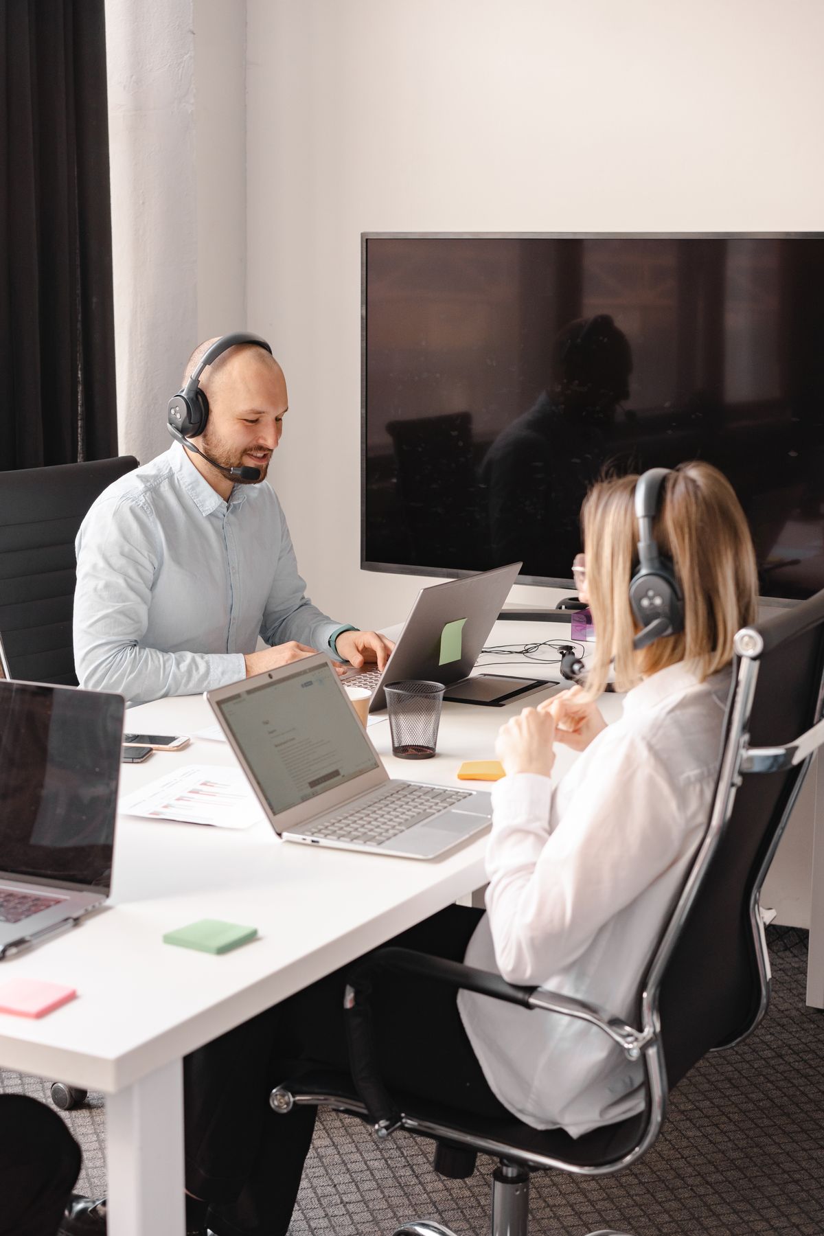Why Legal Hearings Need Real Interpreting Services
